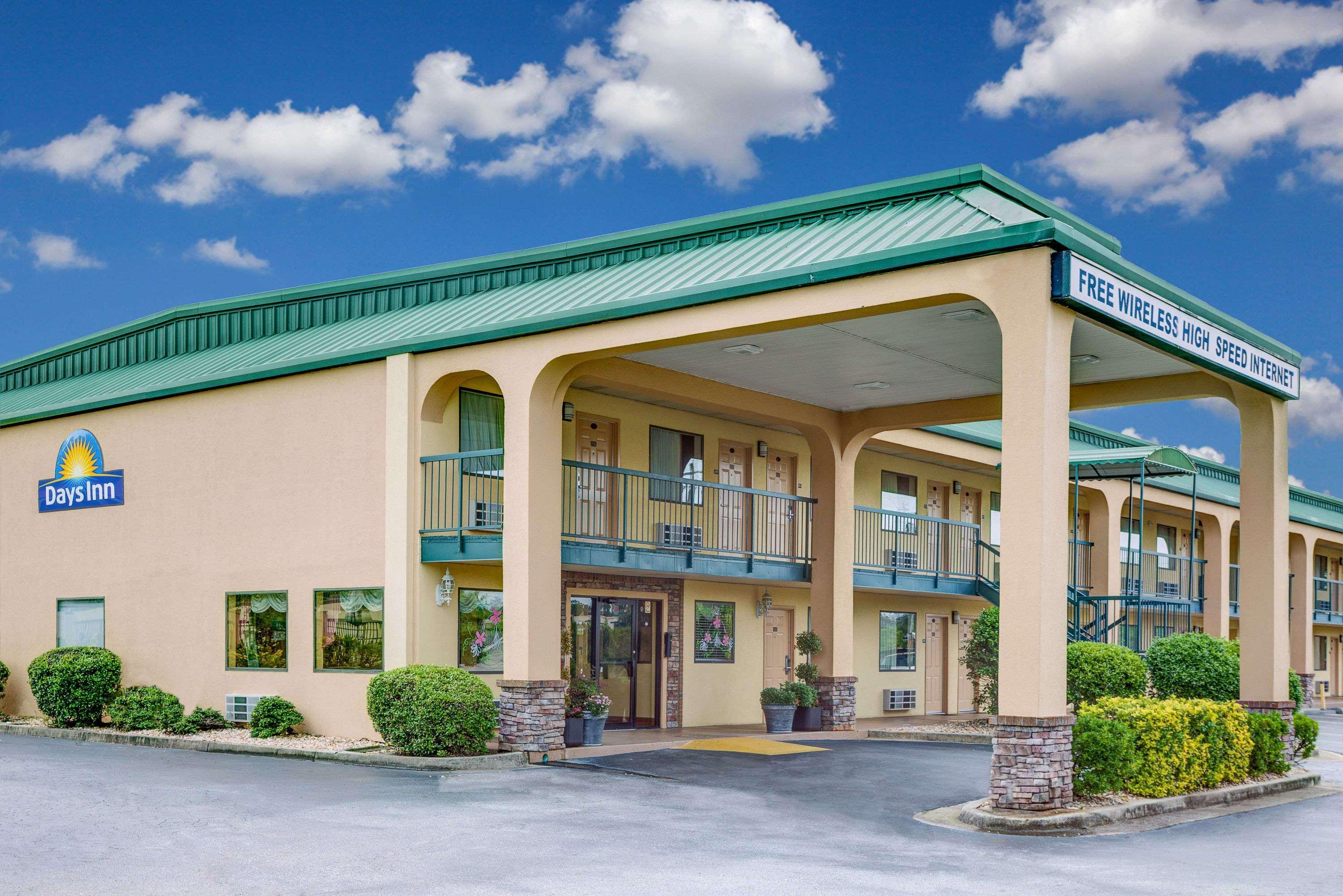 Days Inn By Wyndham Macon I-475 Bagian luar foto